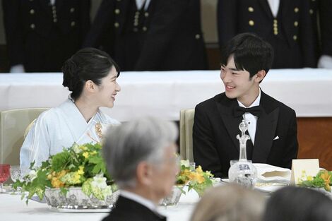 愛子さまと悠仁さま、晩餐会での微笑ましいやり取りに《想像以上に仲がよさそう》と絶賛の声、頼もしい“若い皇族”へ高まる期待