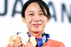 高木美帆が“国民栄誉賞”授与決定、納得の声のウラで「スポーツ選手を利用するな」政府の“人気取り”に疑問符