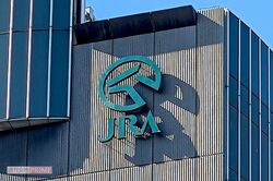 JRA騎手が“移動中にネトフリ視聴”で騎乗停止…競艇では18か月停止という「競馬界のユルさ」に批判の声