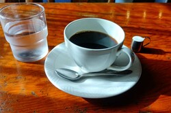 【生活習慣編】最新科学が白黒つける「本当に身体にいいこと」7選!“睡眠の質を下げる”のはアルコールorコーヒー…医師がジャッジ!