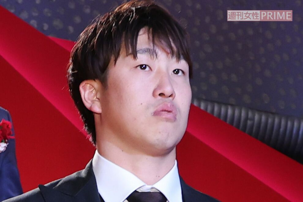 《顔写真に「一般人」の文字》元・広島カープの小園海斗に楽天・辰巳涼介選手が“愛あるいじり”で寄せられ…