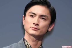高良健吾、NHK朝ドラ『ブラッサム』での“芥川龍之介”役が「雰囲気そっくり」絶賛集まる“完全再現”ビジュアル