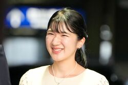 愛子さま、鳥羽水族館でラッコのジャンプ成功に発した「一発で!」のお言葉と「両親から」ににじむ“家族の絆”