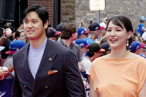 大谷翔平、妻・真美子さんと1歳長女とデコピンを守る新車・ベントレーに乗り換え、“4時間勤務”で購入可能な驚きの価格