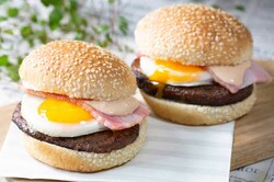 《マクドナルド、KFC、ウェンディーズ…》食文化研究家が教える「月見バーガー」が秋の外食ビジネスで“最強コンテンツ”になったワケ