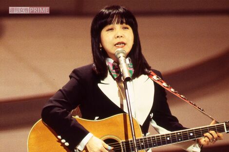 75歳のイルカ、NHK『うたコン』でフリルたっぷりのミニスカ衣装で登場!自信が提唱する「還暦すぎてから」“デザート世代”の生き様