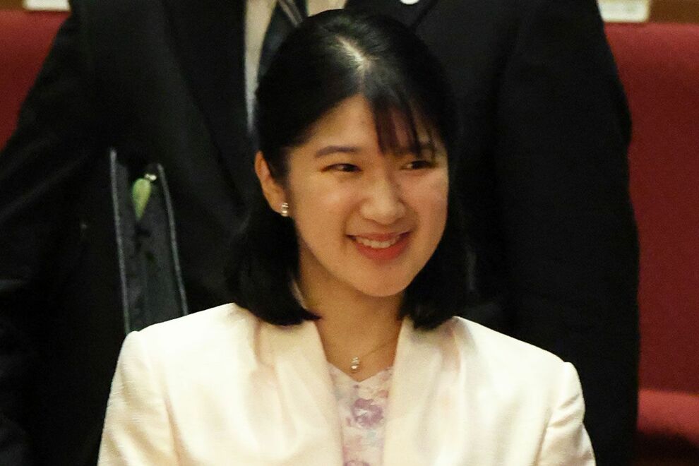 愛子さま、ラオス訪問時の“ボレロ姿”でウィーン少年合唱団を鑑賞、あふれる“自然体の笑顔”に《なんであ…