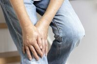 冬のツラい「ひざ痛」は“伸ばして”治す!50代以上の日本人の約4割が悩む症状を3ステップで簡単予防