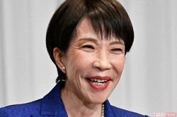 高市早苗首相の“肉声アクスタ”が自民党大会のガチャガチャ景品に登場、一般販売の可能性を党本部に聞いた