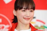 綾瀬はるか、もうすぐ40歳の近影ショットが“ビジュ爆発”、女優として目指すは風…