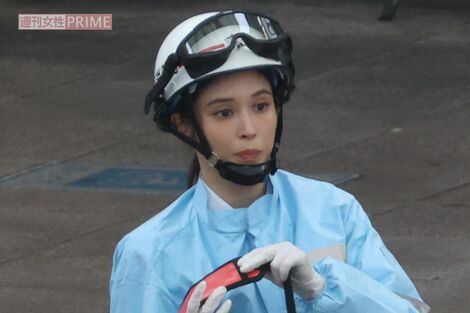 【目撃撮】フジテレビドラマ『全領域異常解決室』劇場版の大規模ロケで広瀬アリスを目撃撮、藤原竜也も困惑の〈1度は製作延期の事情〉
