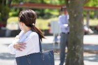 「熟女画像はかなり儲かる」公共の場で増加する《盗撮事件》小遣い稼ぎで女が女性を盗撮するケースも多発!…