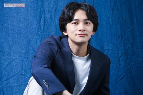北村匠海、月9ドラマ『サバ缶、宇宙へ行く』で初の教師役に!生徒に答えた「芝居の上達法」と影響を受けた『3人の恩師』
