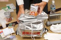《防災準備》用意して助かった・なくて困ったグッズを震災経験者500人がガチ解答!