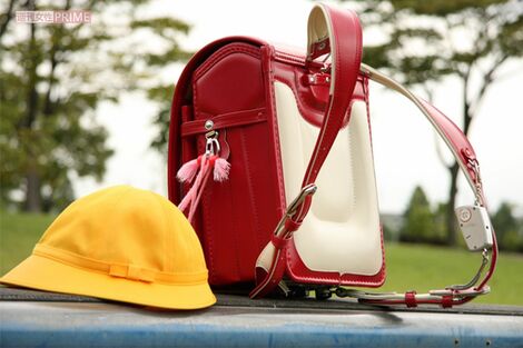 ランドセルにお守りはNG?「特定の宗教は申請を」公立小学校の独自ルールが招いた不信の連鎖