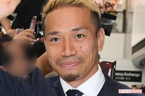 サッカーW杯日本代表・長友佑都の“闘魂ハチマキ”に「目立ちすぎ」の違和感も、ベテランが貫く“盛り上げ隊長”の真意