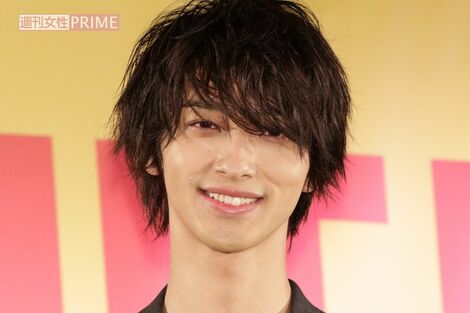 横浜流星が大井競馬場に登場で女性ファン殺到! “流星効果”で『うまたせ!』グッズ完売に東京シティ競馬広報も驚き