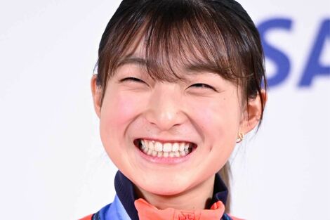 フィギュアスケート・坂本花織「結婚しました」サプライズ発表に驚きも《え?直筆?》注目集めた“美文字”メッセージカード