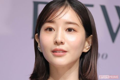 元TBSアナウンサー・田中みな実、妊娠発表後初の公の場に「背中パックリ大胆ドレス」で登場、ママでも変わらぬ“美への執念”