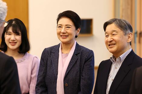 《シンガポール訪問を検討中》愛子さま、御料牧場で見せた「動物愛の原点」 生後10ヶ月の“牛の鼻タッチ”と“名付け牛”との再会
