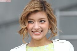 ローラが突如ブランドを終了、人気絶頂の裏にあった“葛藤”と日本の山奥で「畑を耕す」と決めたワケ