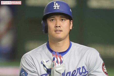 大谷翔平が異例の“ホームランボール回収”、妻・真美子さんと球場デビューの息子の記念か、家族愛と子煩悩パパ秘話