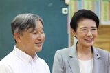 《被災地・熊本ご訪問》「くまモンさんのバッジですね?」天皇陛下、雅子さまが“…