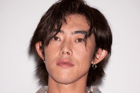 『Netflix』の“悲惨役”から一転の吉村界人、『クレヨンしんちゃん』実写CMで「やっと幸せな役掴んだ」ファン待望の明るいハマり役