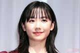 芦田愛菜が10月期フジテレビドラマ主演に!高橋文哉との“お似合い”ロケ現場を目…