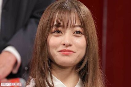 橋本環奈『キングダム』レッドカーペットのドレス姿に「ヒヤヒヤした」紅白に続き指摘された“衣装問題”