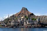 ディズニー、スワロフスキーコラボの12万円“富裕層カチューシャ”が物議《だれが…