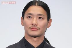 野村周平、ユニクロ“モデル美女”・石田夢実と熱愛報道!下半身強調の「過激すぎる三角水着」公開でネットざわつき