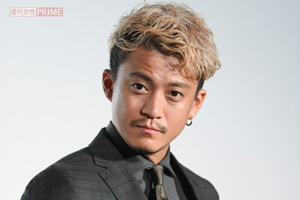 小栗旬の“非公表長女”が顔隠しデビュー、透ける山田優の「スーパーモデルに」野望